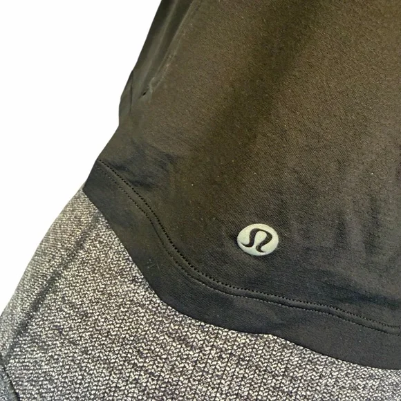 Lululemon Muscle Tank crop side slits black top size 4 - Picture 3 of 6